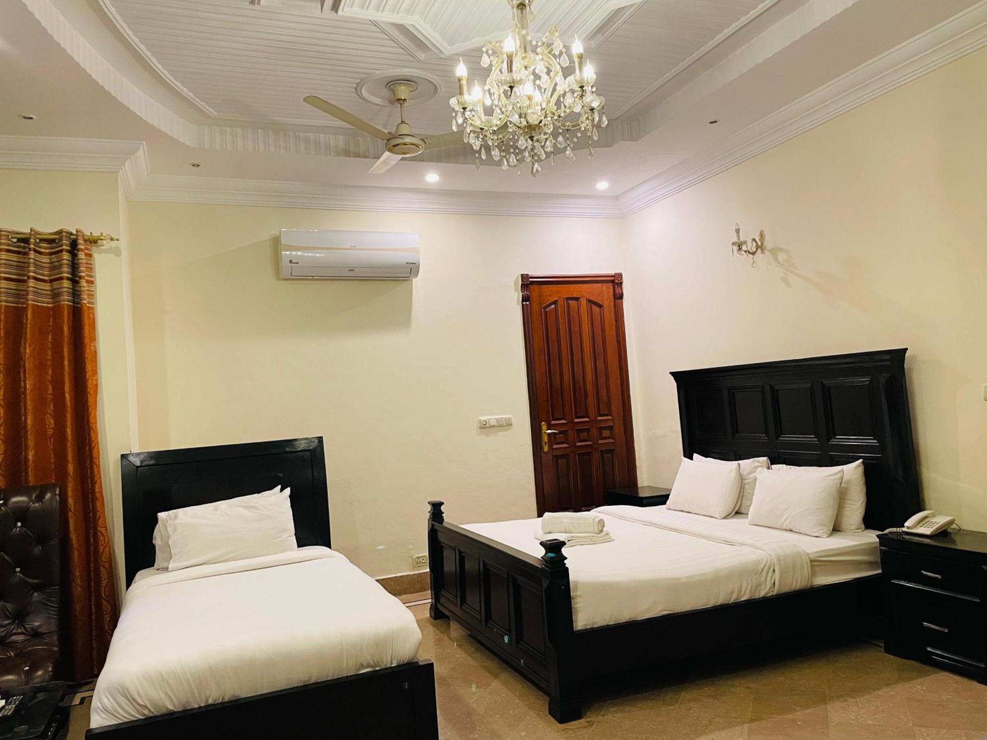 Executive Galaxy Guest House Islamabad Extérieur photo